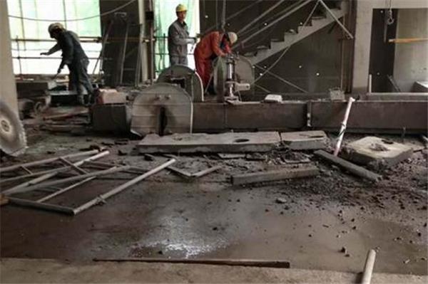 關(guān)于混凝土拆除工程怎么收費(fèi)。