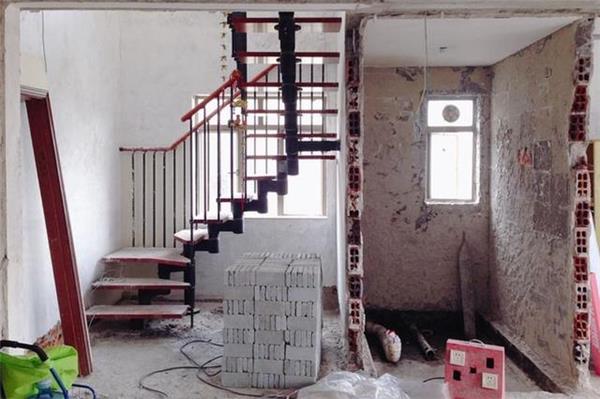 如何在不破壞建筑結核的前提下拆除含有鋼筋的混泥土樓梯？