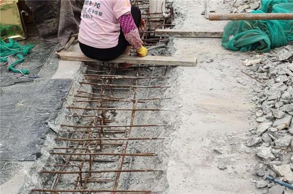 工地剔鑿后澆帶多少錢一米？