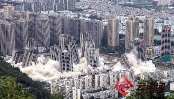 拆高樓的方法，你知道樓房是如何拆除的嗎？