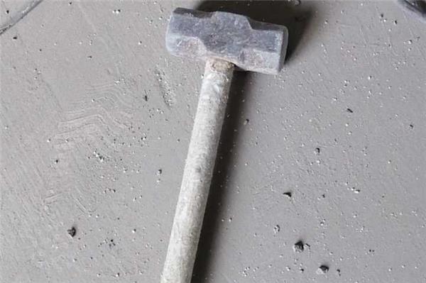 裝修拆除，砸地磚使用什么工具？