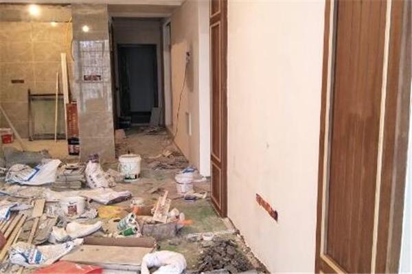 墻里面的鋁合金門窗怎么拆