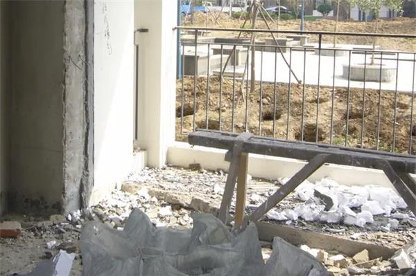 裝修砸墻怎么收費 ，裝修砸墻垃圾費怎么收費？