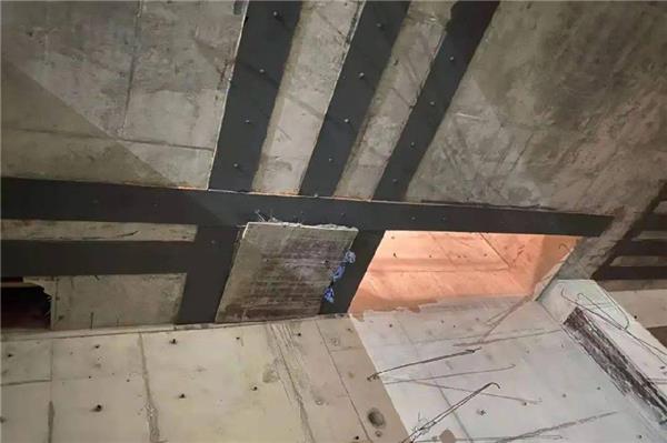 樓板開洞對結(jié)構(gòu)有哪些影響？怎樣加固才更穩(wěn)妥、高效？