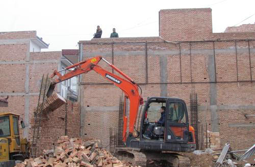 建筑拆除方式選擇影響因素有哪些?