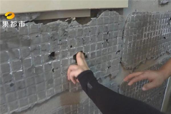 家裝裝修拆除怎么處理墻壁舊瓷磚？