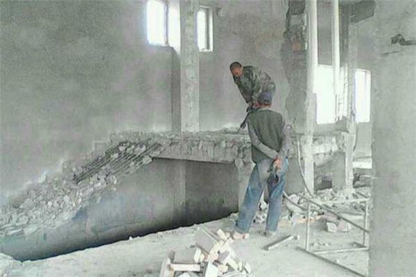 拆除樓梯和裝修拆除的費用是多少？