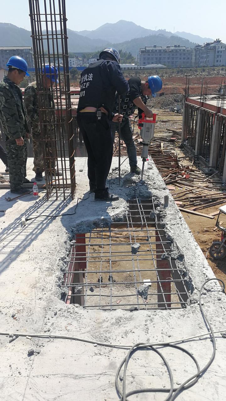 人工拆除，電鎬拆除，